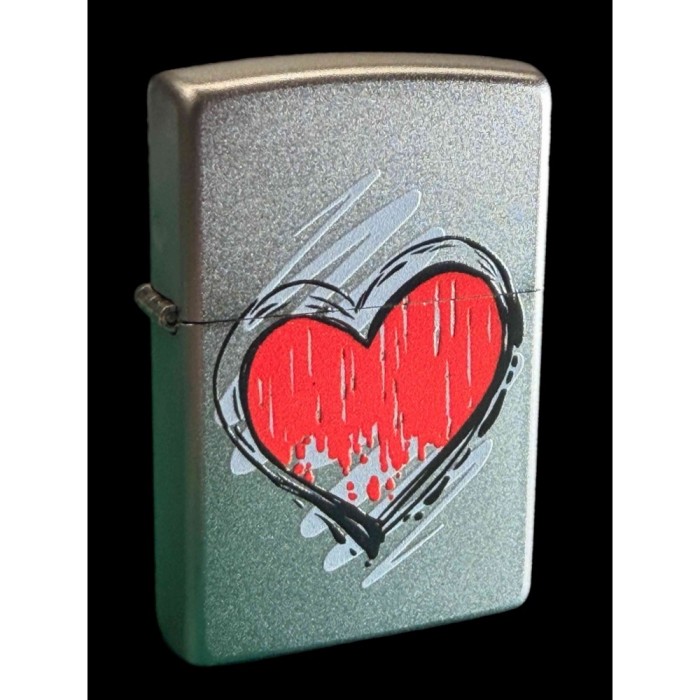 Zippo (Mars 2025) CÏur Rouge