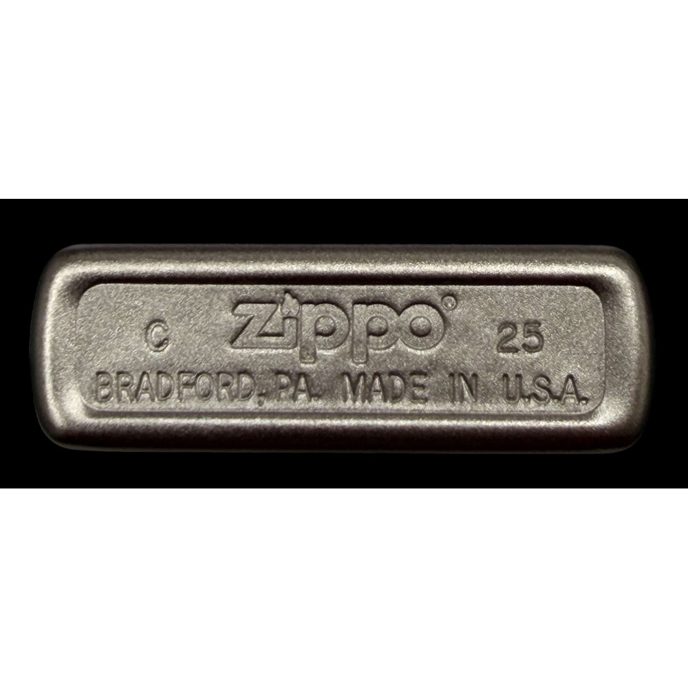 Zippo (Mars 2025) CÏur Rouge