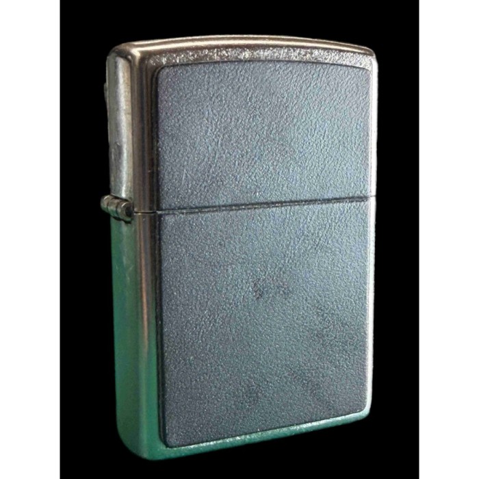 Zippo (Mai 2025) Black Crackle