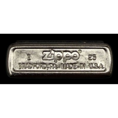 Zippo (Mai 2025) Black Crackle